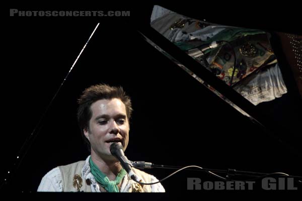 RUFUS WAINWRIGHT - 2010-05-03 - PARIS - Theatre Mogador - 